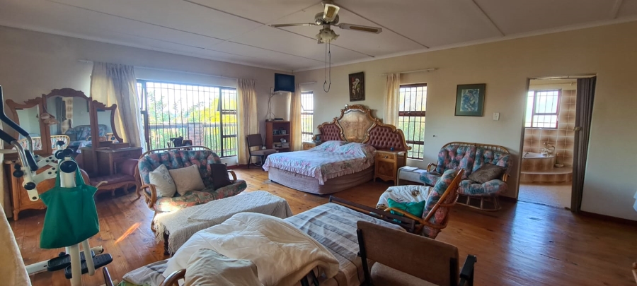 4 Bedroom Property for Sale in C Place Eastern Cape